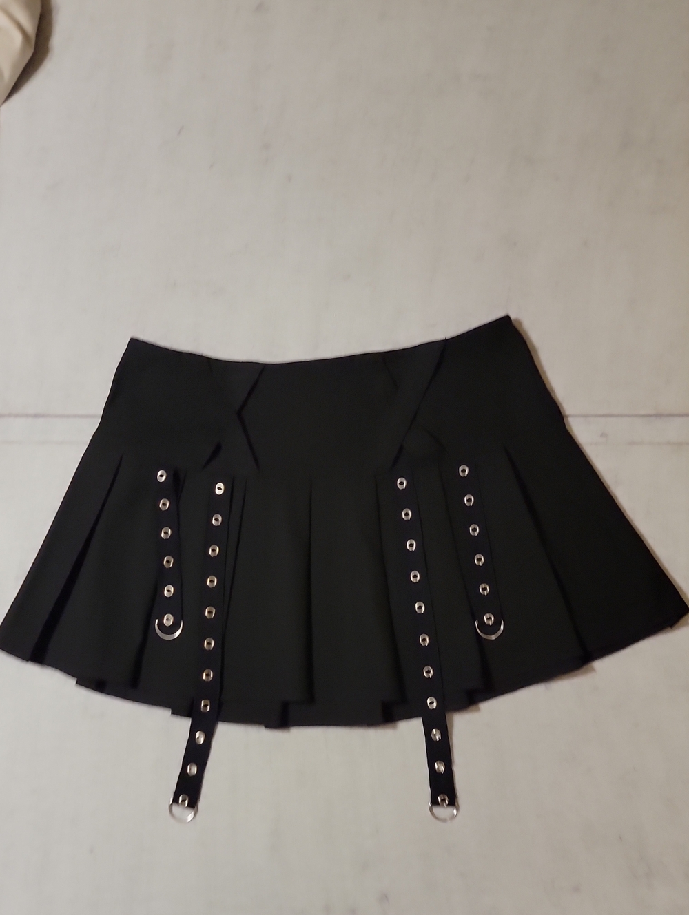 Black Grommet Strap Pleated Mini Skirt Hot Topic Juniors Large Social Collision